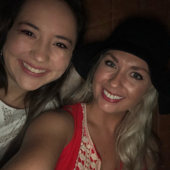 Meet your Posher, Kayla - Picture 5 of 6